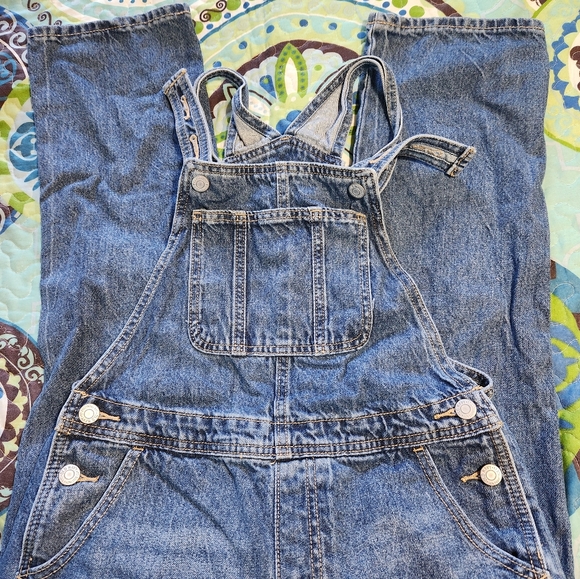 Girls old navy overall - Picture 5 of 7